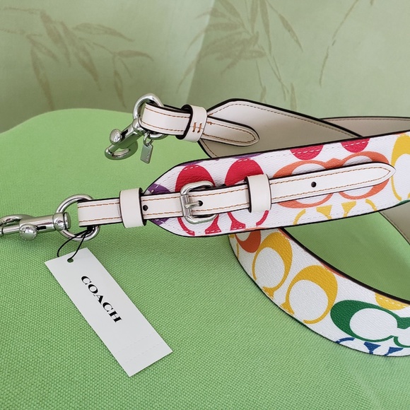 COACH STRAP RAINBOW SIGNATURE CANVAS:NWT CHALK/RAINBOW PRIDE CJ952 - Picture 5 of 11